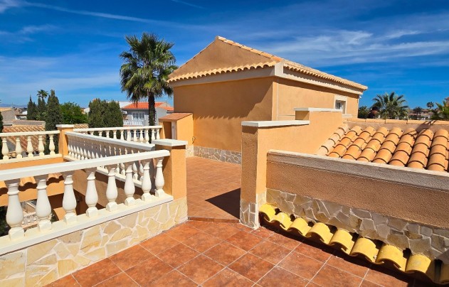 Resale - Villa - Torrevieja - El Chaparral