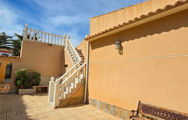 Resale - Villa - Torrevieja - El Chaparral