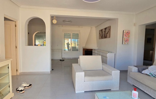 Resale - Villa - Torrevieja - El Chaparral