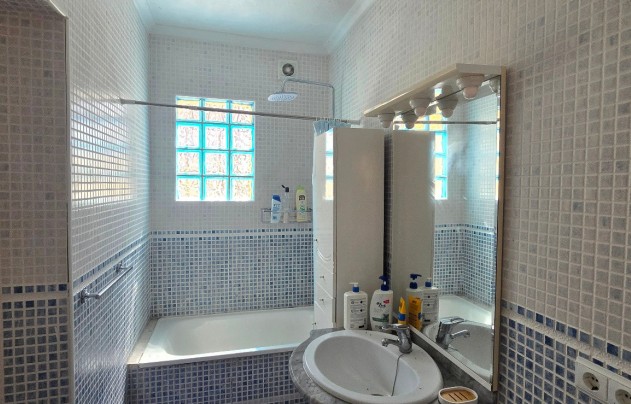 Resale - Villa - Torrevieja - El Chaparral