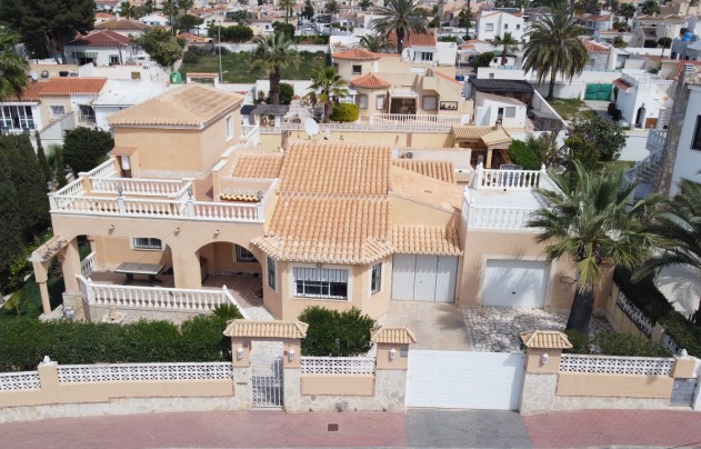 Resale - Villa - Torrevieja - El Chaparral