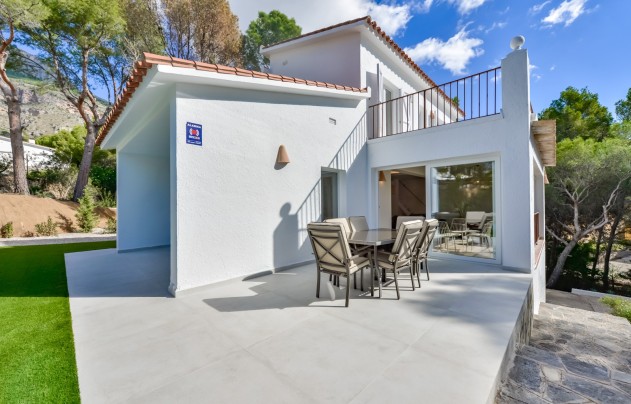 Resale - Villa - Altea