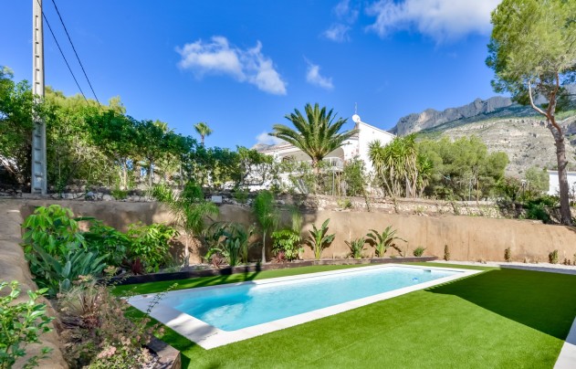 Resale - Villa - Altea