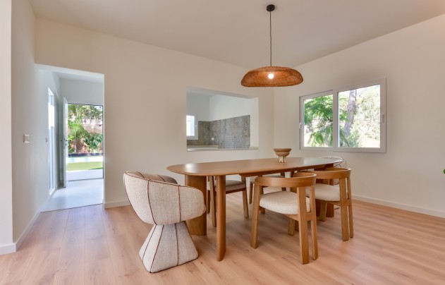 Resale - Villa - Altea