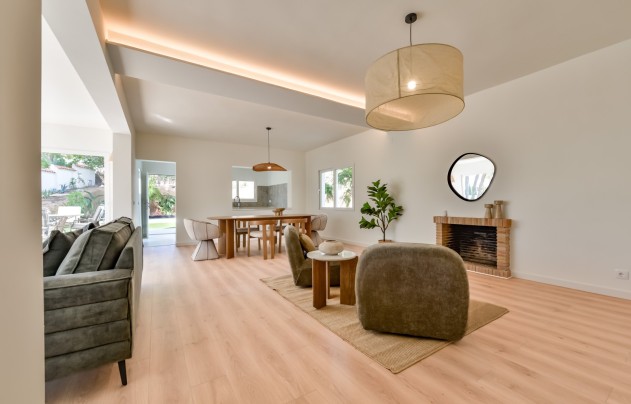 Resale - Villa - Altea