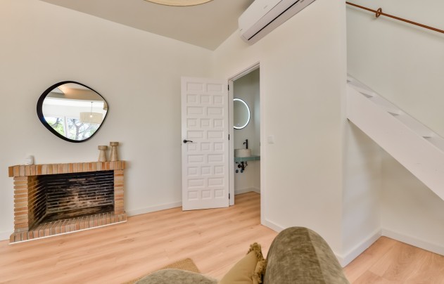 Resale - Villa - Altea