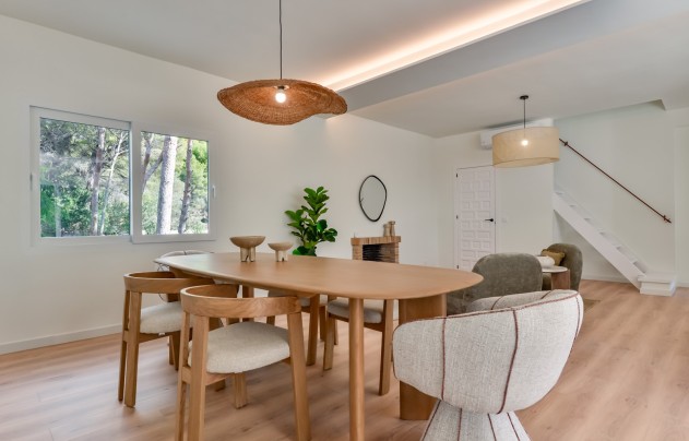 Resale - Villa - Altea