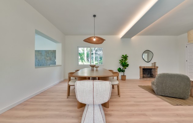 Resale - Villa - Altea