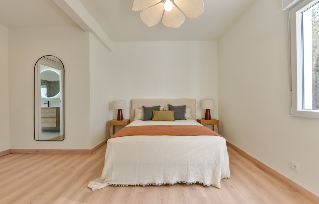 Resale - Villa - Altea