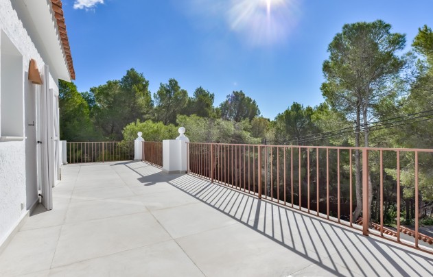 Resale - Villa - Altea