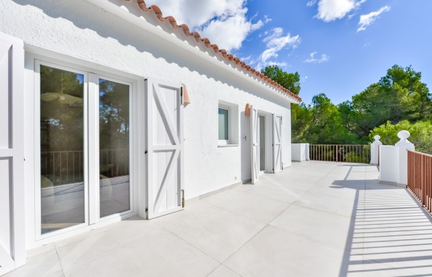 Resale - Villa - Altea