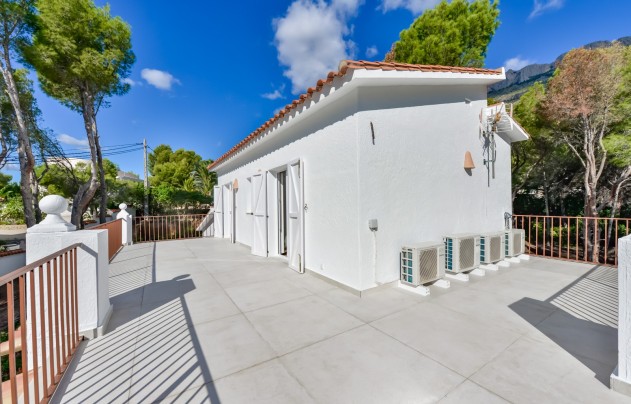 Resale - Villa - Altea