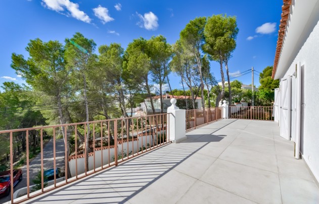 Resale - Villa - Altea
