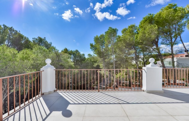 Resale - Villa - Altea