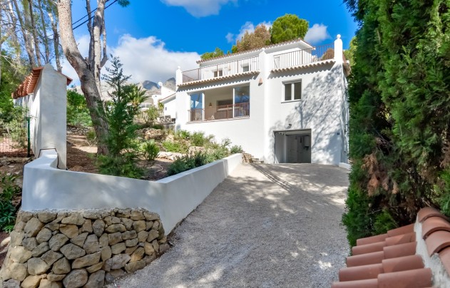Resale - Villa - Altea