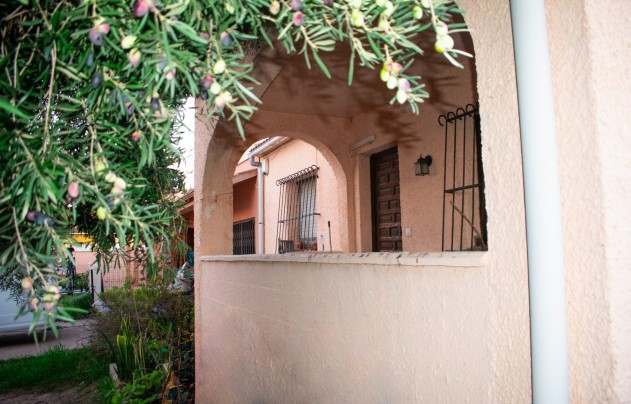 Resale - Villa - Torrevieja