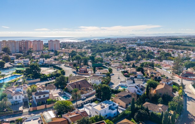 Resale - Villa - Campoamor