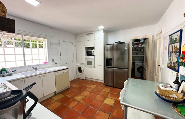 Herverkoop - Villa - Marbella - Las Chapas