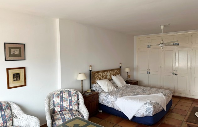 Herverkoop - Villa - Marbella - Las Chapas