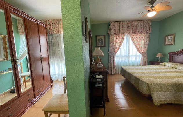 Resale - House - Guardamar del Segura