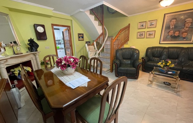 Resale - House - Guardamar del Segura