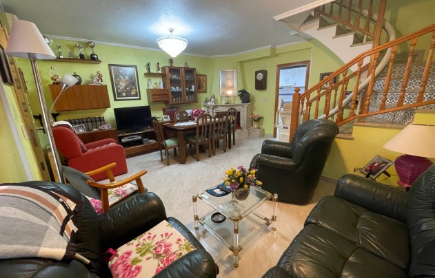 Resale - House - Guardamar del Segura