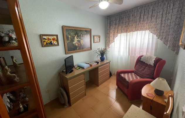 Resale - House - Guardamar del Segura