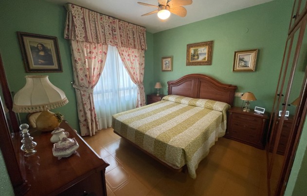 Resale - House - Guardamar del Segura