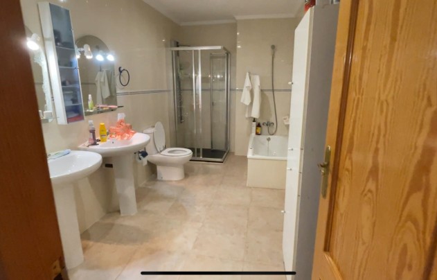 Resale - Villa - Daya Nueva