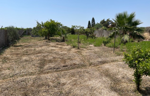 Resale - Villa - Daya Nueva