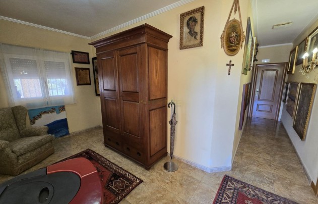 Resale - Villa - Sax