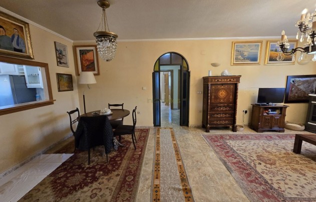 Resale - Villa - Sax