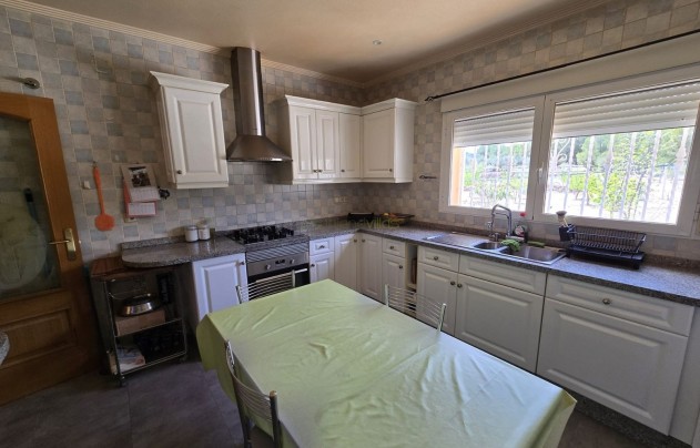 Resale - Villa - Sax