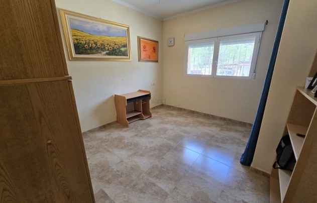 Resale - Villa - Sax