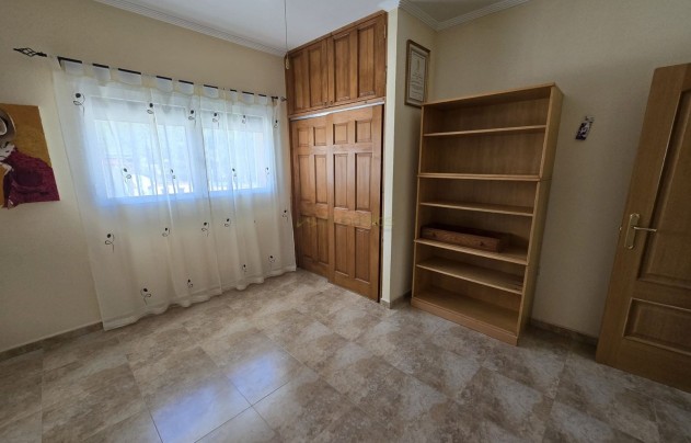 Resale - Villa - Sax