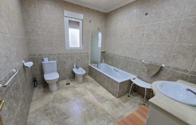 Resale - Villa - Sax