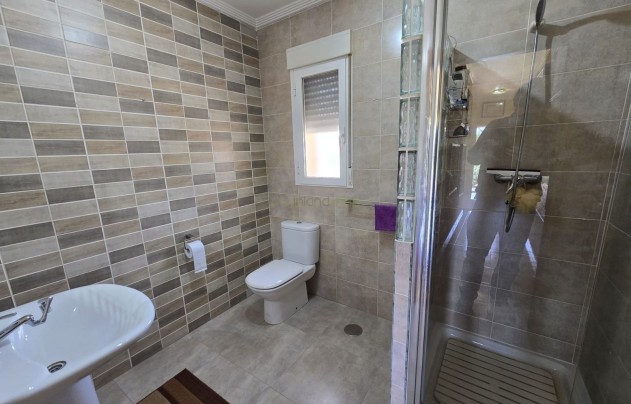 Resale - Villa - Sax