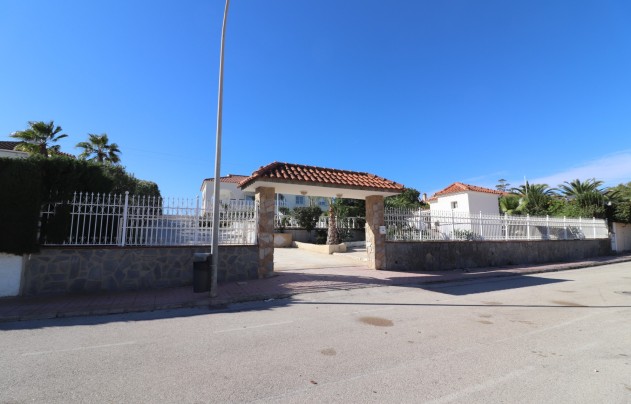 Resale - Villa - Algorfa - Lomas de La Juliana