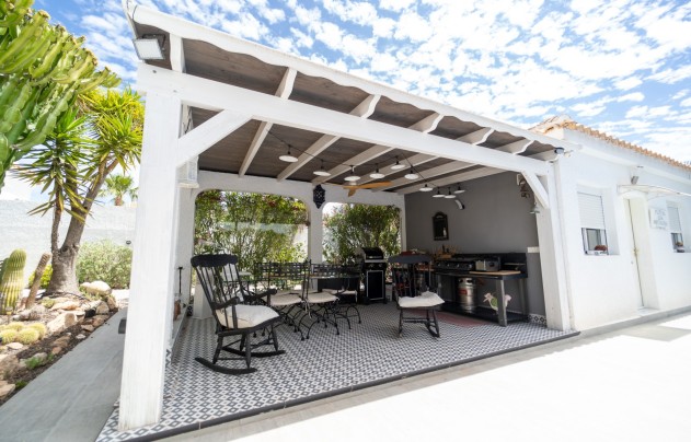 Resale - Villa - Torrevieja - La Siesta