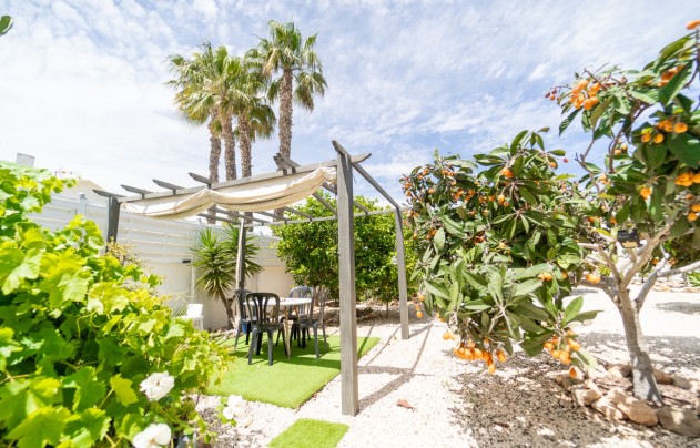 Resale - Villa - Torrevieja - La Siesta