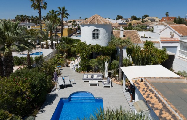 Resale - Villa - Torrevieja - La Siesta