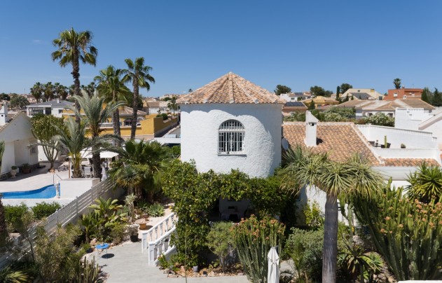 Resale - Villa - Torrevieja - La Siesta