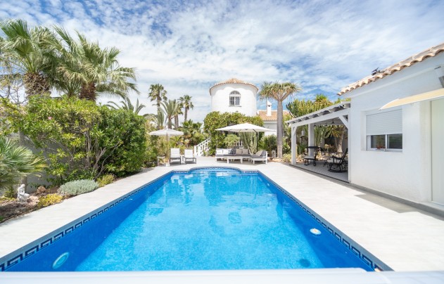 Resale - Villa - Torrevieja - La Siesta