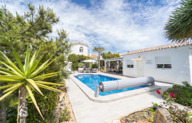Resale - Villa - Torrevieja - La Siesta