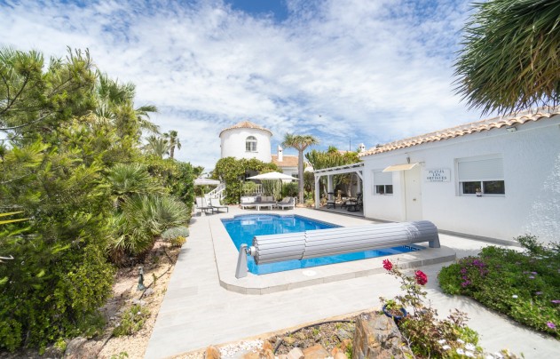 Resale - Villa - Torrevieja - La Siesta