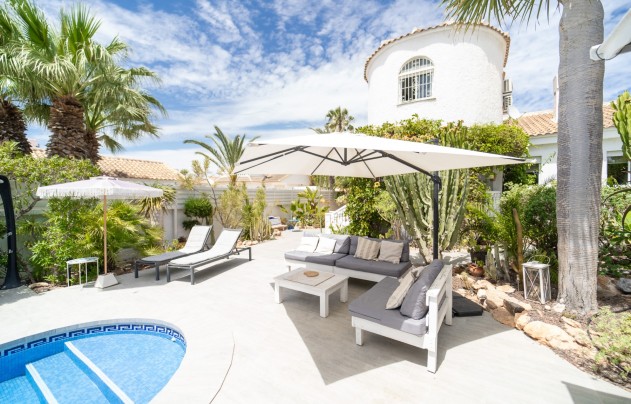 Resale - Villa - Torrevieja - La Siesta