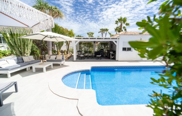 Resale - Villa - Torrevieja - La Siesta