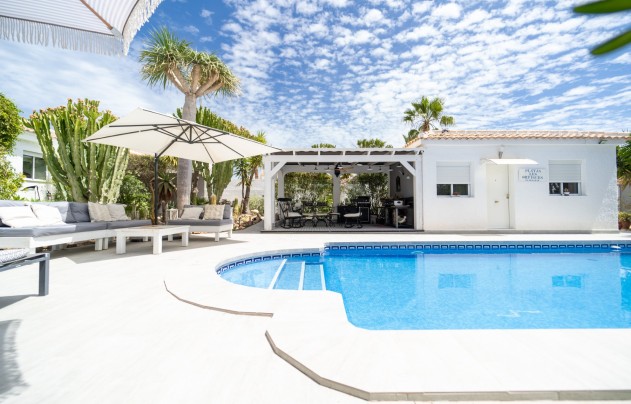 Resale - Villa - Torrevieja - La Siesta