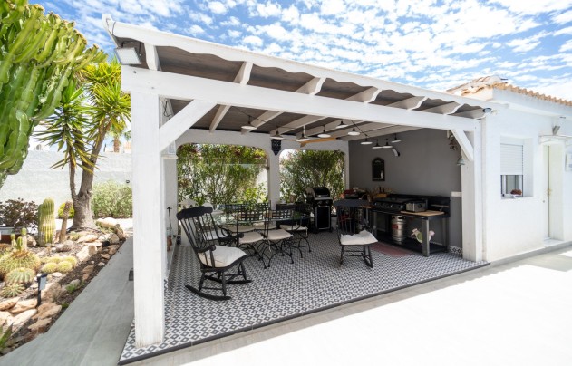 Resale - Villa - Torrevieja - La Siesta