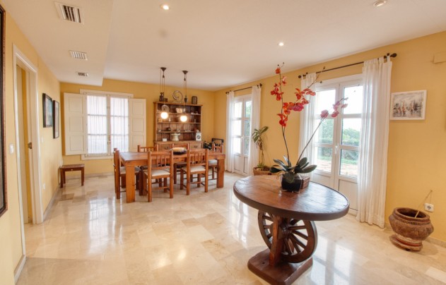 Resale - Villa - Benidorm - Zona de Poniente